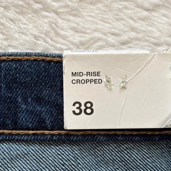 Zara Brand New Women's Dark Blue Jeans with split Hem at bottom - Picture 7 of 9